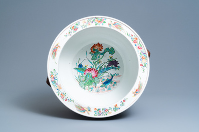 A large round Chinese famille rose-style jardini&egrave;re, Samson, Paris, 19th C.