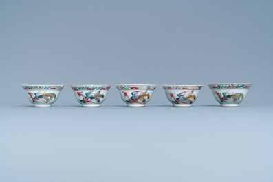 Un service de 56 pi&egrave;ces en porcelaine de Chine famille rose pour le march&eacute; Straits ou Peranakan, 19&egrave;me