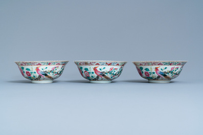Un service de 56 pi&egrave;ces en porcelaine de Chine famille rose pour le march&eacute; Straits ou Peranakan, 19&egrave;me