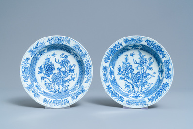 Zes Chinese blauw-witte borden, Yongzheng/Qianlong