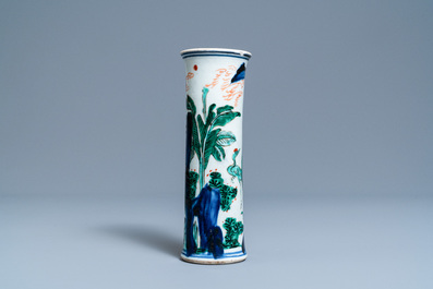 Un vase en porcelaine de Chine wucai, &eacute;poque Transition