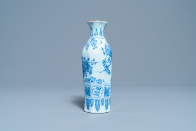 An octagonal Dutch Delft blue and white chinoiserie vase, late 17th C.