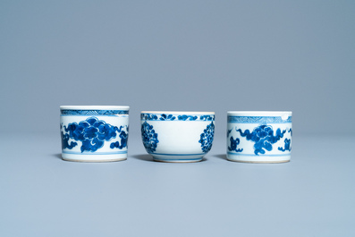 Two Chinese blue and white pounce pots and a bowl, Kangxi