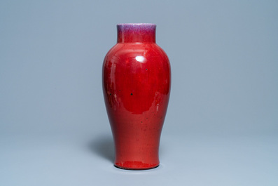 A Chinese flamb&eacute;-glazed vase, 19th C.