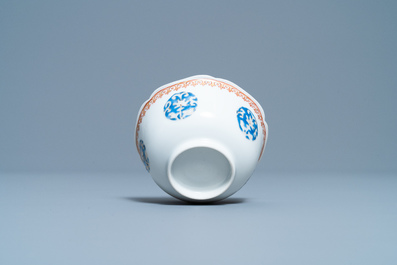Une tasse et soucoupe en porcelaine de Chine famille rose &agrave; d&eacute;cor de Liu Hai, Yongzheng