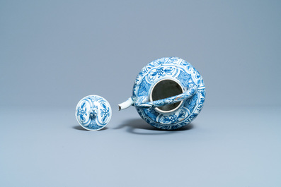 A Chinese blue and white wine ewer and cover, Wanli