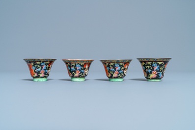 Quatre bols en porcelaine de Chine Bencharong pour le march&eacute; thai, 19&egrave;me