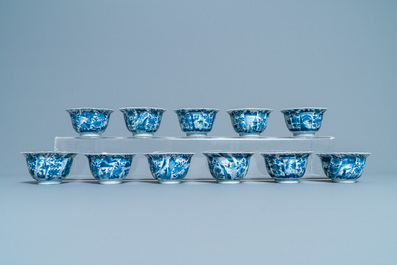 Elf gelobde Chinese blauw-witte koppen en schotels, Kangxi