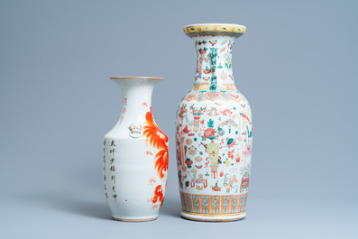 A Chinese famille rose 'antiquities' vase and an iron red Buddhist lion vase, 19/20th C.