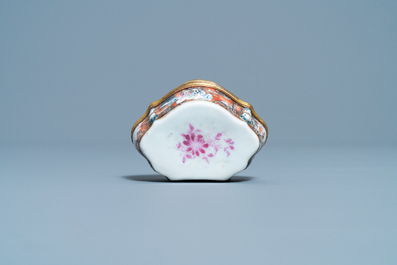 A Chinese gilt-mounted famille rose snuff box, Qianlong