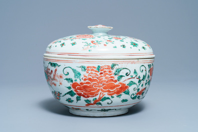 A Chinese wucai bowl and cover, Transitional period