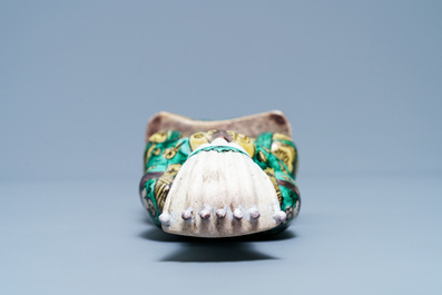 Une figure de Wenchang Wang en biscuit &eacute;maill&eacute; vert, Kangxi