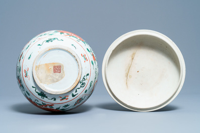 A Chinese wucai bowl and cover, Transitional period