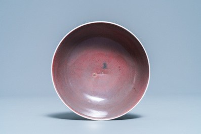 Un bol en porcelaine de Chine monochrome foie de mulet, 19&egrave;me
