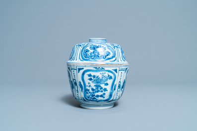 Five Chinese blue and white kraak porcelain bowls, Wanli