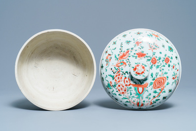 A Chinese wucai bowl and cover, Transitional period