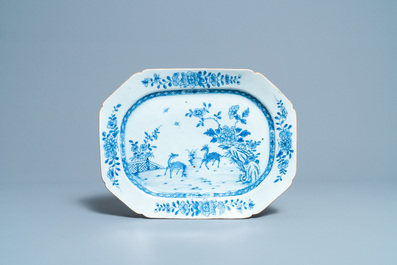 Vier Chinese blauw-witte octagonale schotels met herten, Qianlong