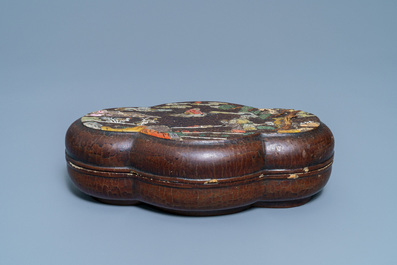 A Chinese mother-of-pearl and soapstone-inlaid lacquered box and cover, Qianlong mark, 18/19th C.