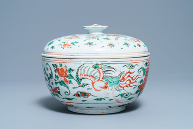 A Chinese wucai bowl and cover, Transitional period