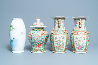 Six vases en porcelaine de Chine famille rose et un nombre de socles et couvercles, 19/20&egrave;me