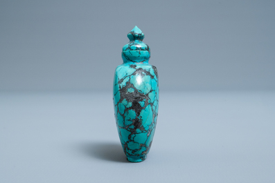 A Chinese turquoise snuff bottle, 19th C.