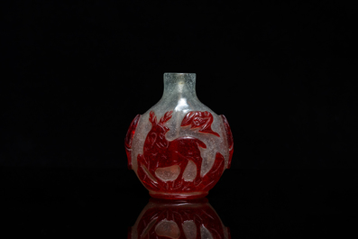 A Chinese red and white overlay glass snuff bottle, 18th C