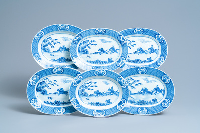 Un service en porcelaine de Chine en bleu et blanc &agrave; d&eacute;cor de sc&egrave;nes de chasse, 18/19&egrave;me