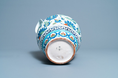 Un grand vase de style Iznik, Cantagalli, Italie, 19&egrave;me