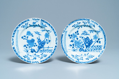 Six plats en porcelaine de Chine en bleu et blanc, Yongzheng/Qianlong