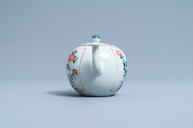 A Chinese famille verte teapot with a bird on a blossoming branch, Kangxi