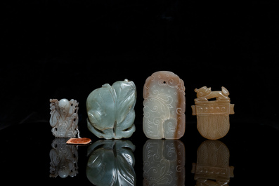Een collectie Chinese sculpturen in hardsteen en jade, Qing en later