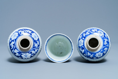 A pair of Chinese blue and white tea caddies and a goblet, Kangxi