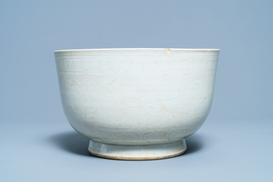 A large Chinese Dehua bowl with incised design, Ming