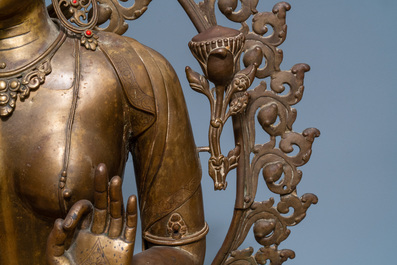 Une tr&egrave;s grande figure de la Tara Blanche en bronze, N&eacute;pal, 19&egrave;me