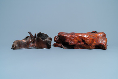 Drie Chinese of Japanse wortelhouten sokkels, 19e eeuw
