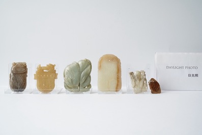 Une collection de sculptures en jade et pierres dures, Qing et apr&egrave;s
