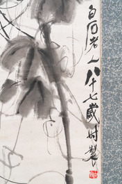 Qi Baishi (1864 - 1957), inkt en kleur op papier, als scroll gemonteerd: 'Klimmende winde'