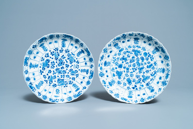 Six assiettes en porcelaine de Chine en bleu et blanc, Kangxi