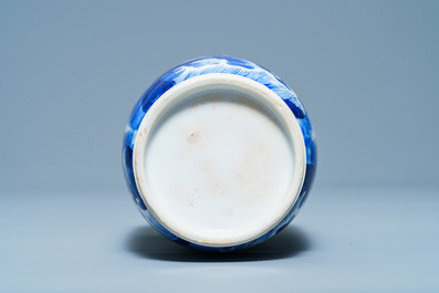 Een Chinese blauw-witte rouleau vaas met kylins, Kangxi
