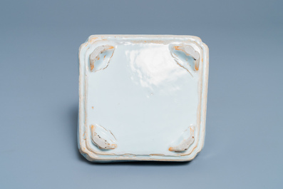A square Chinese blue and white ko-sometsuke bowl on four feet for the Japanese market, Tianqi/Chongzhen
