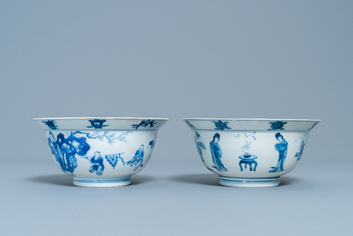 Twee Chinese blauw-witte kommen, Kangxi