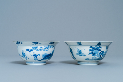 Deux bols en porcelaine de Chine en bleu et blanc, Kangxi