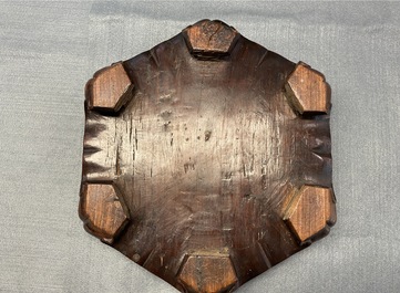Un grand r&eacute;cipient de type 'Gui' en bronze sur socle en bois, Chine, Yuan