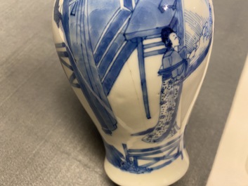 Een Chinese blauw-witte vaas met olifantenoren, Kangxi merk en periode