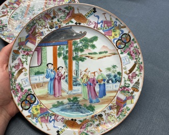 Cinq plates en porcelaine de Chine famille rose de Canton, 19&egrave;me