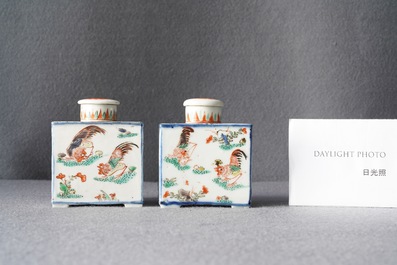 A pair of Chinese famille verte 'rooster' tea caddies and covers, Kangxi