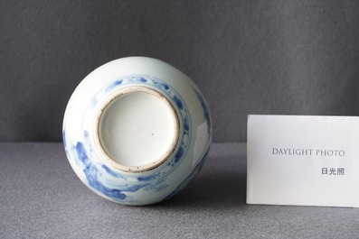 Een Chinese blauw-witte peervormige vaas, Kangxi