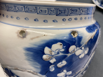 Un bol en porcelaine de Chine en bleu, blanc et rouge de cuivre, Kangxi