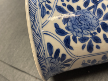 A pair of Chinese blue and white tea caddies and a goblet, Kangxi