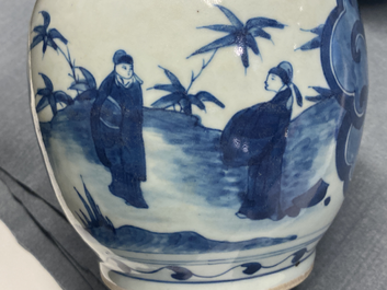 Un pot en porcelaine de Chine en bleu et blanc &agrave; d&eacute;cor de figures dans un paysage, Wanli